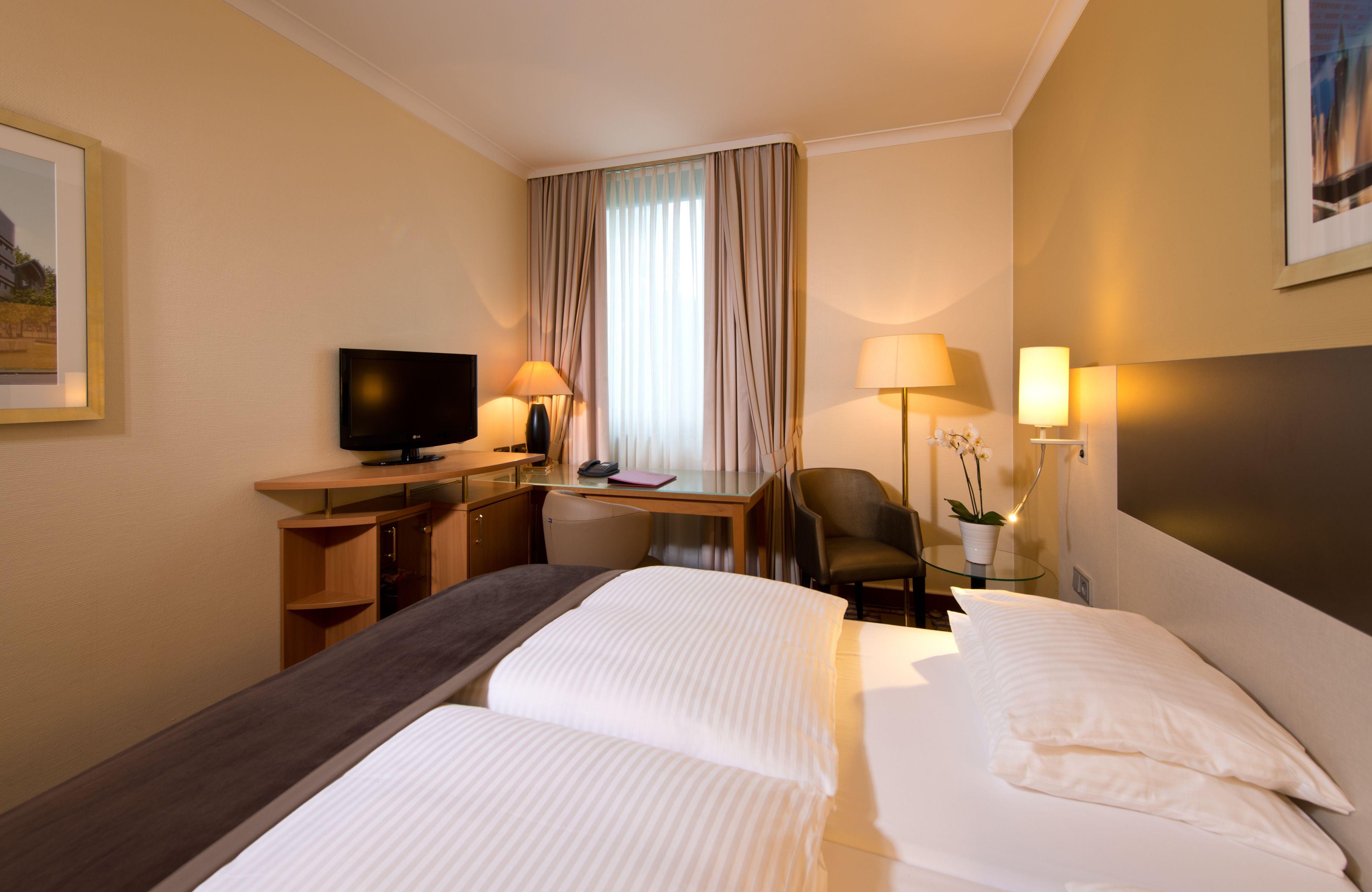 Hotel Leonardo Royal Königsallee 4*