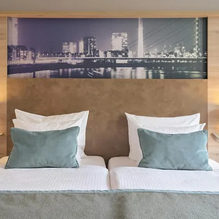 Hotel Leonardo Royal Königsallee 4*